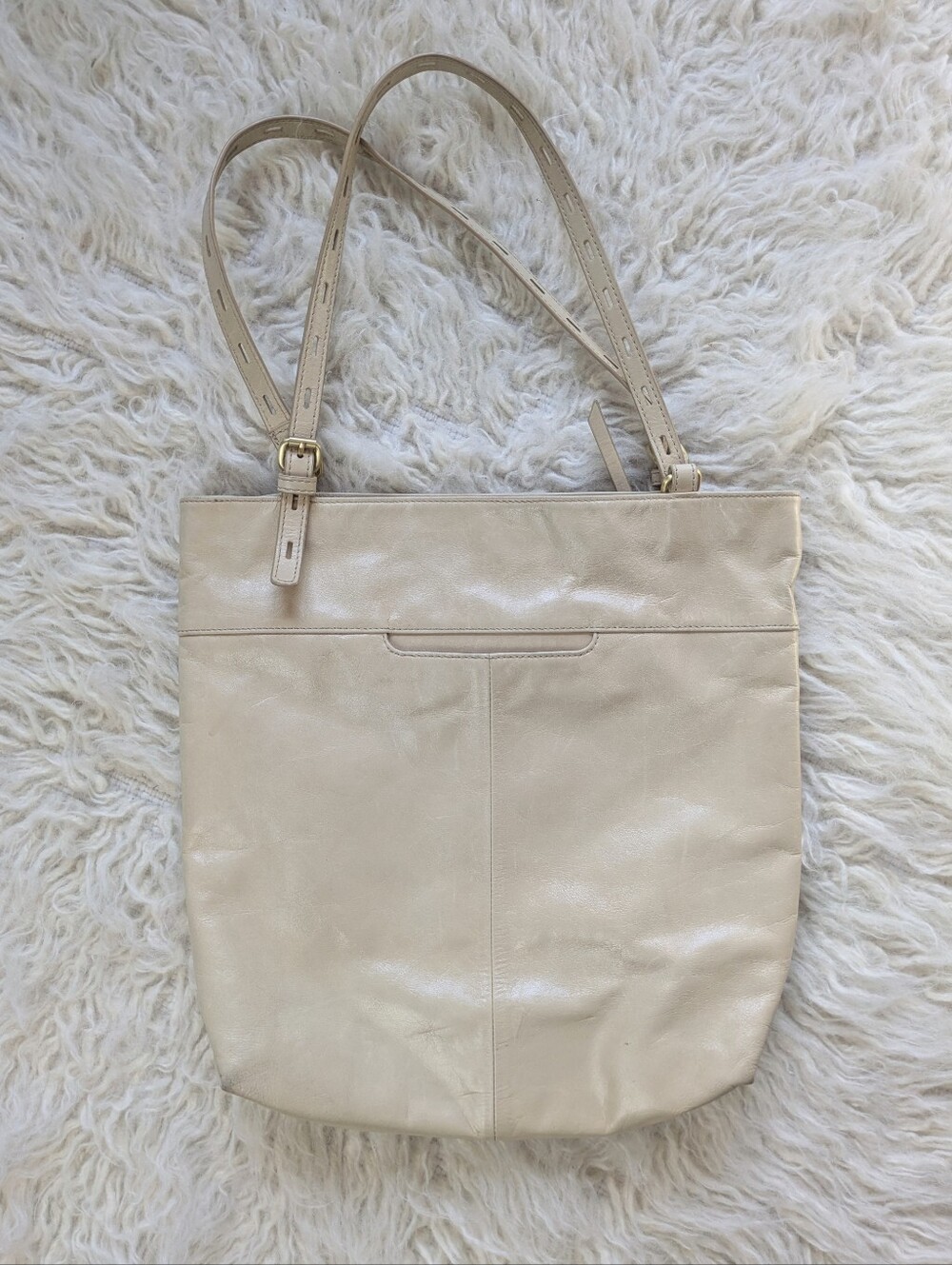 HOBO Cream Beige Polished Leather Tote Purse with Gold Hardware EUC